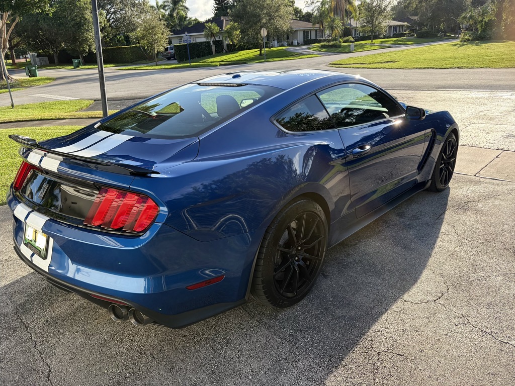 Used 2018 Ford Mustang Shelby GT350 w/ Convenience Package RWD image 12