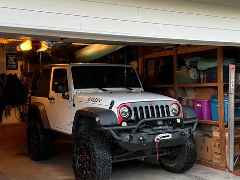 Used 2017 Jeep Wrangler Sport image 8