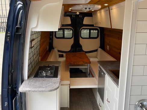 Used 2013 Mercedes-Benz Sprinter 2500 image 13