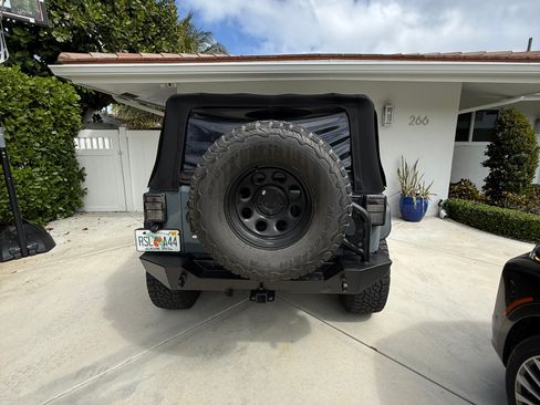 Used 2014 Jeep Wrangler Rubicon w/ Power Convenience Group image 5
