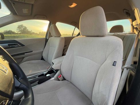 Used 2013 Honda Accord LX image 26
