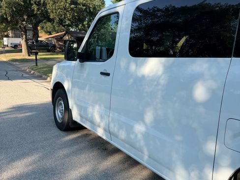 Used 2016 Nissan NV 3500 S w/ Power Package RWD image 12