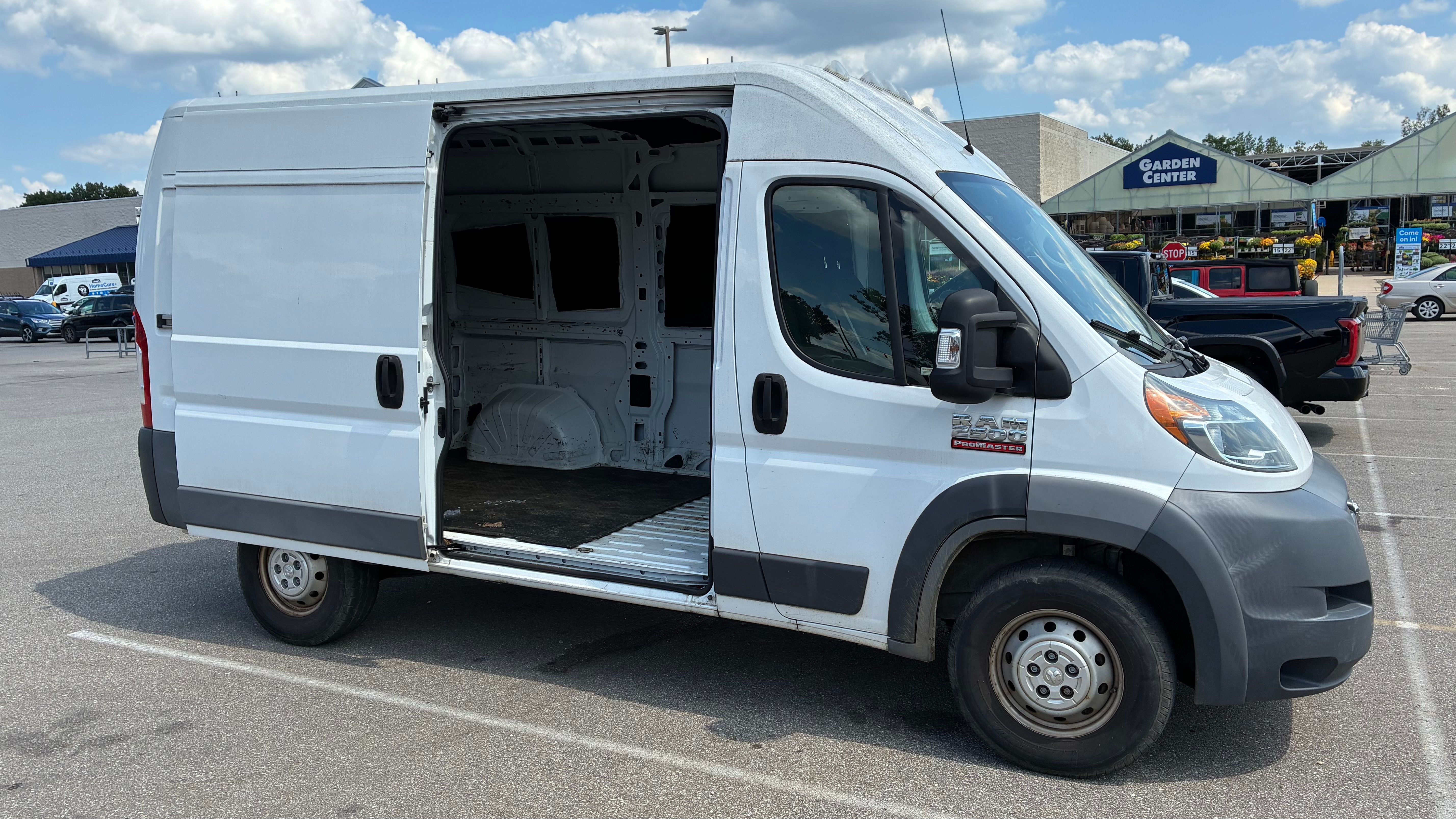 Used 2018 RAM ProMaster 2500 FWD image 4