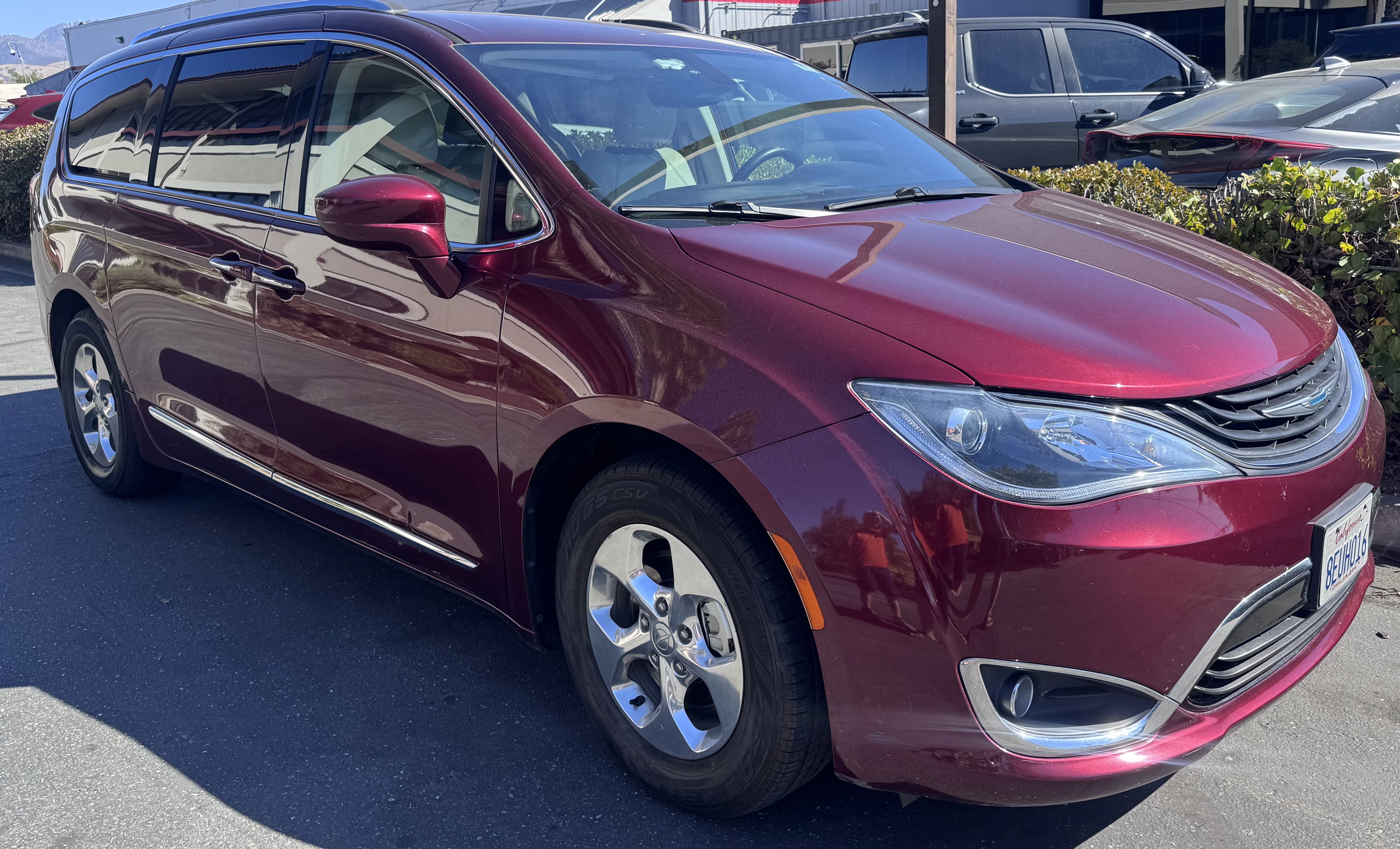 Used 2018 Chrysler Pacifica Touring-L FWD image 5