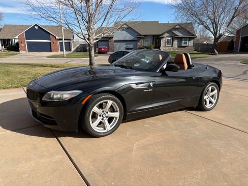 Used 2014 BMW Z4 sDrive28i image 1