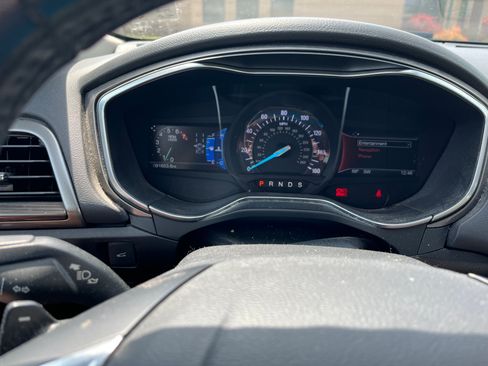 Used 2017 Ford Fusion SE w/ Fusion SE Technology Package FWD image 9