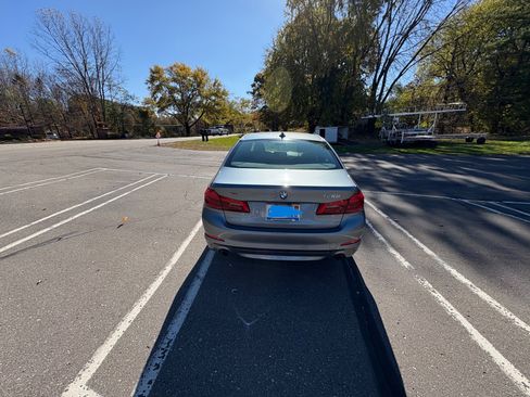 Used 2019 BMW 530i xDrive w/ Convenience Package image 9