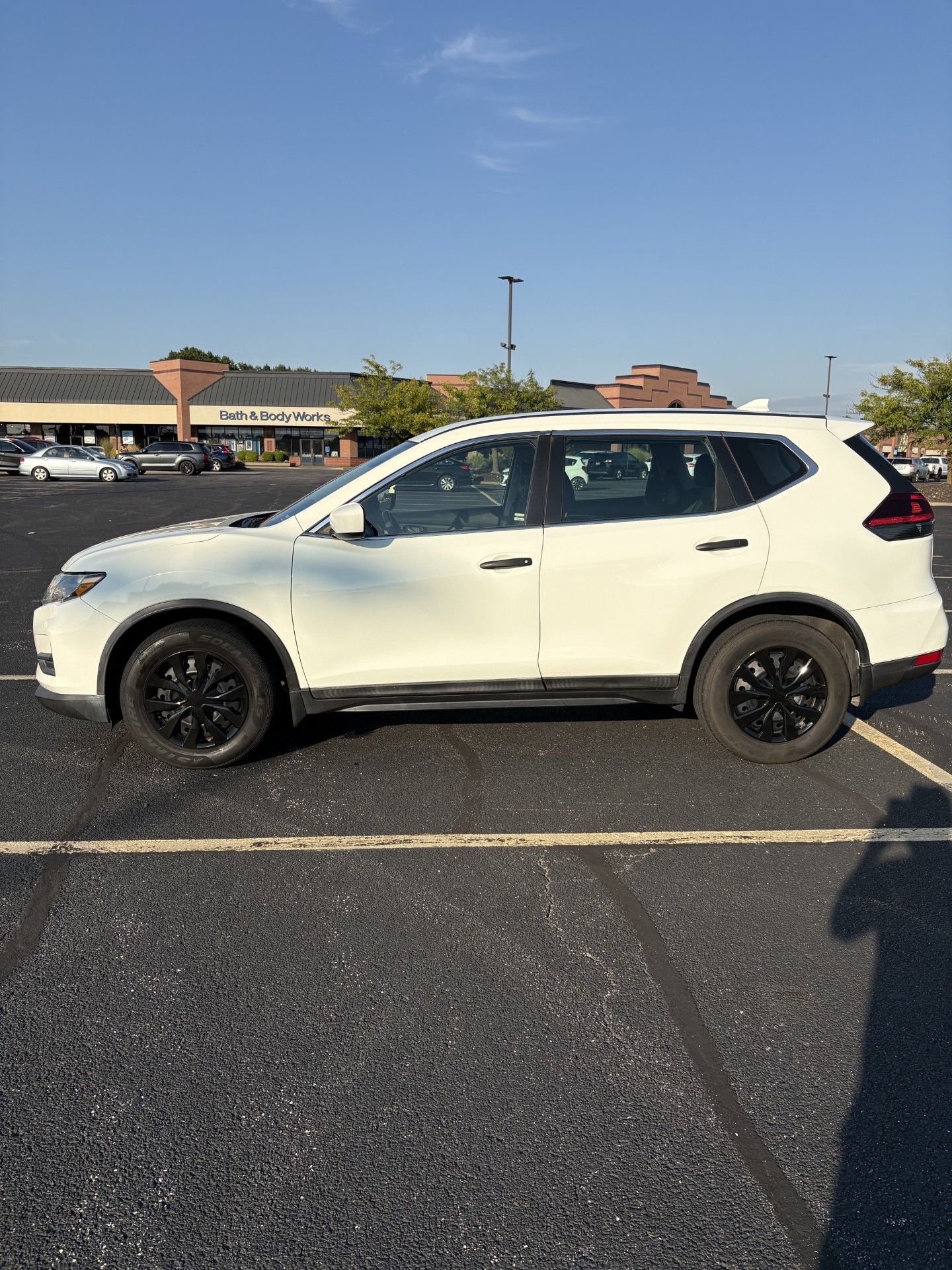Used 2019 Nissan Rogue S FWD image 5