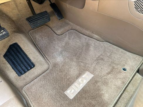 Used 2004 Honda Pilot EX image 22