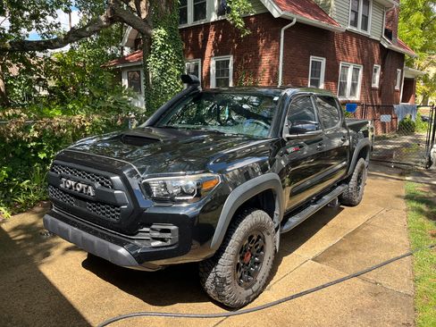 Used 2019 Toyota Tacoma TRD Pro image 1