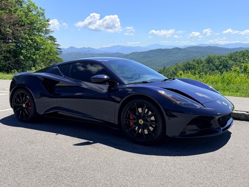 Used 2025 Lotus Emira RWD image 8