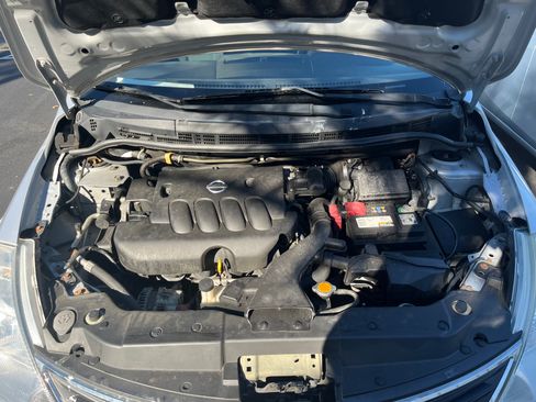 Used 2011 Nissan Versa 1.8 S image 19