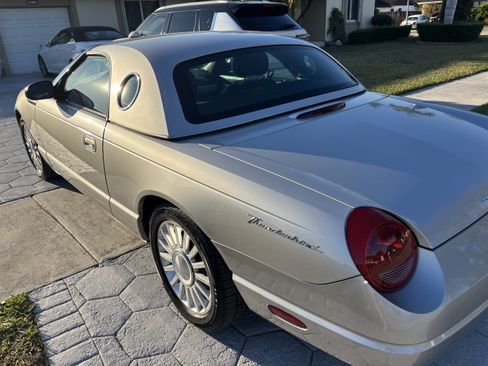 Used 2004 Ford Thunderbird image 10