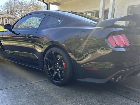 Used 2017 Ford Mustang Shelby GT350R w/ GT350R Equipment Group 920A image 9