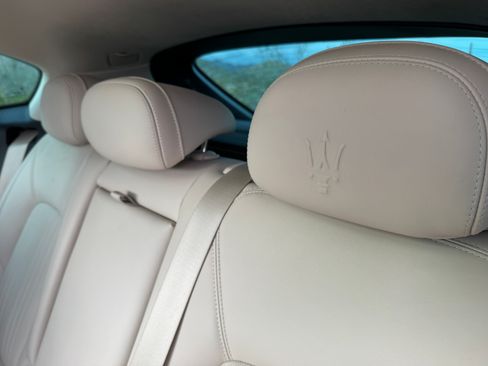 Used 2017 Maserati Levante w/ Luxury Package image 23