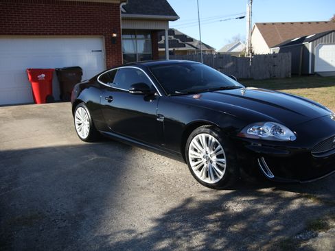 Used 2010 Jaguar XK Coupe RWD image 20