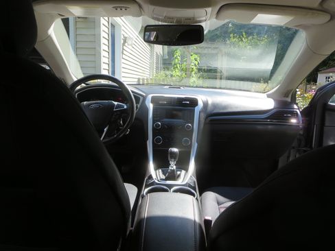Used 2013 Ford Fusion SE FWD image 5