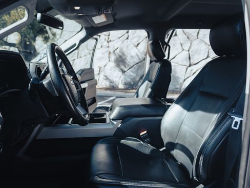 Used 2019 Ford F450 Lariat w/ Chrome Package image 8