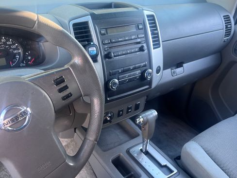 Used 2012 Nissan Frontier SV w/ SV Premium Utility Pkg image 9