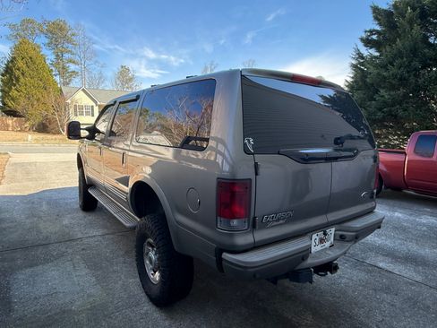 Used 2005 Ford Excursion Limited AWD/4WD image 12