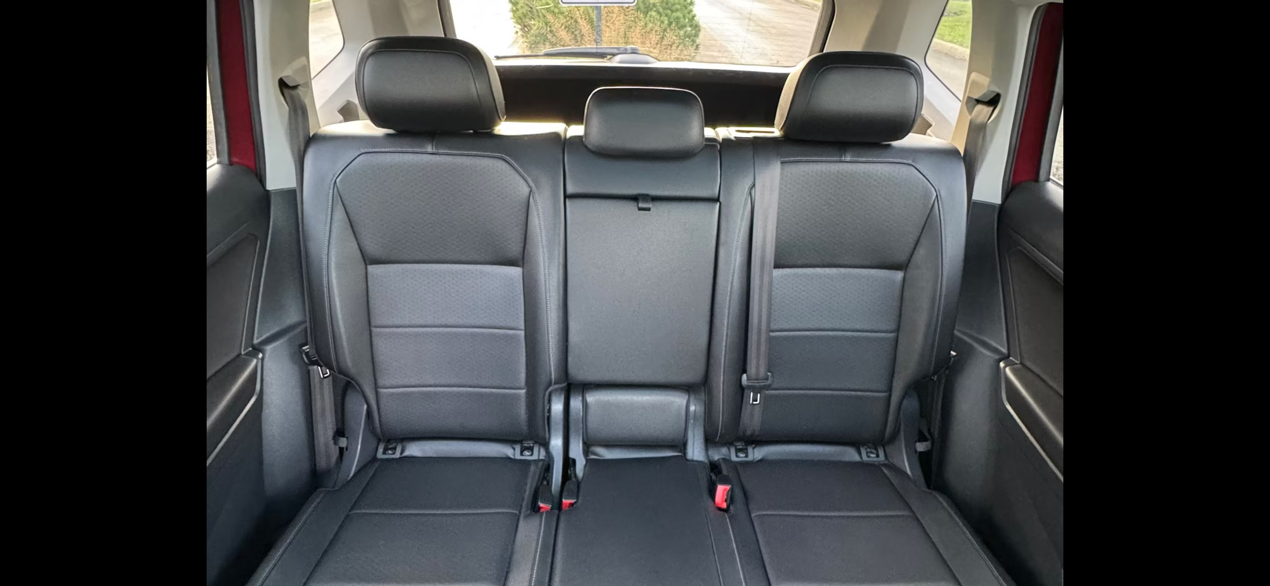 Used 2019 Volkswagen Tiguan SE w/ Panoramic Sunroof Package AWD/4WD image 11