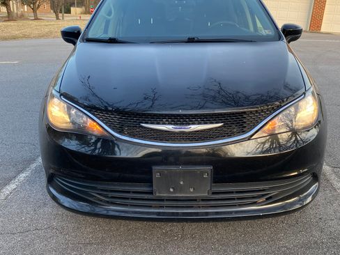 Used 2020 Chrysler Voyager LX w/ Cold Weather Group FWD image 1