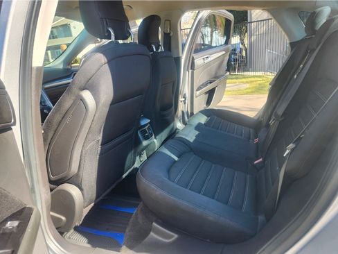 Used 2014 Ford Fusion SE image 15