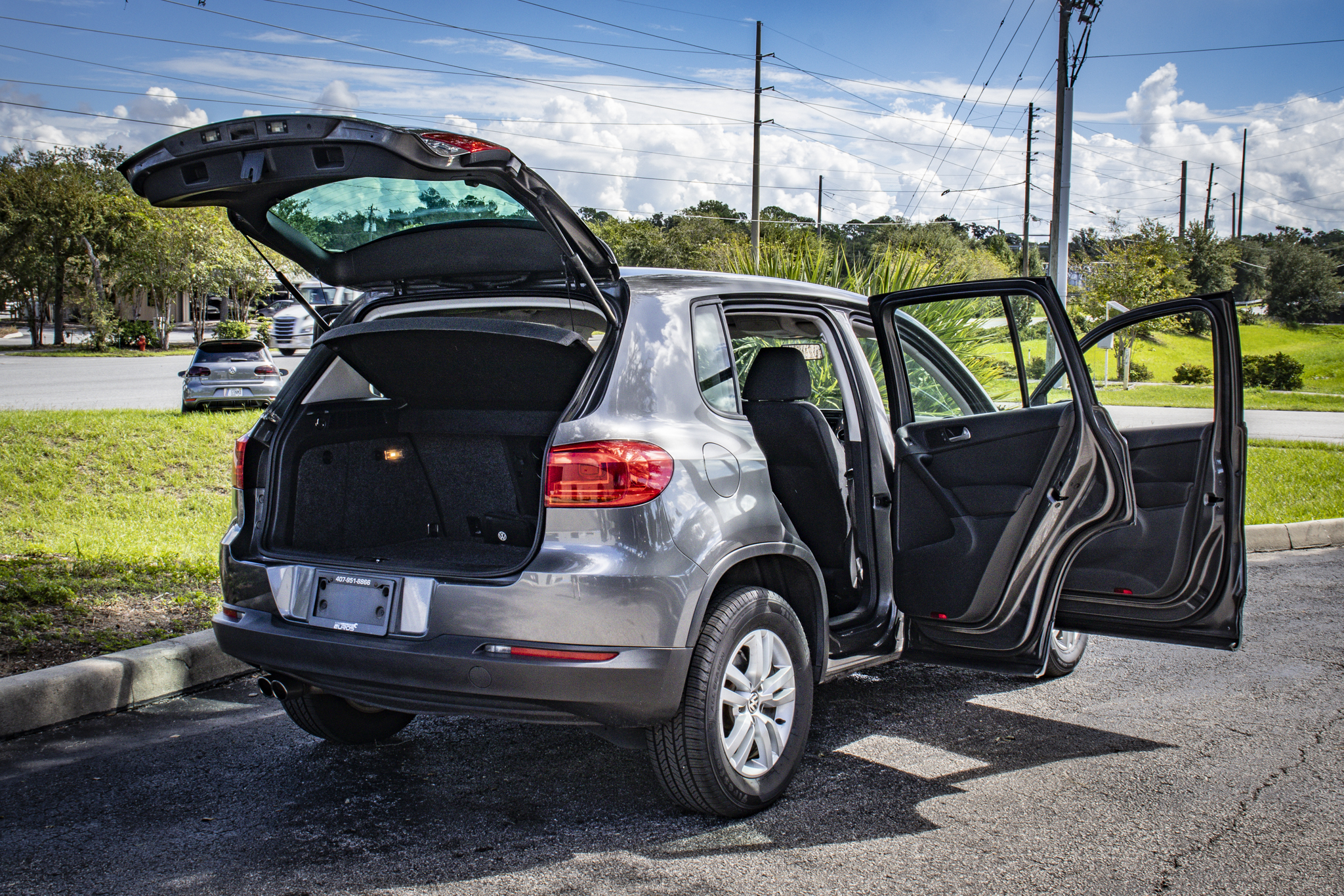 Used 2014 Volkswagen Tiguan S FWD image 17