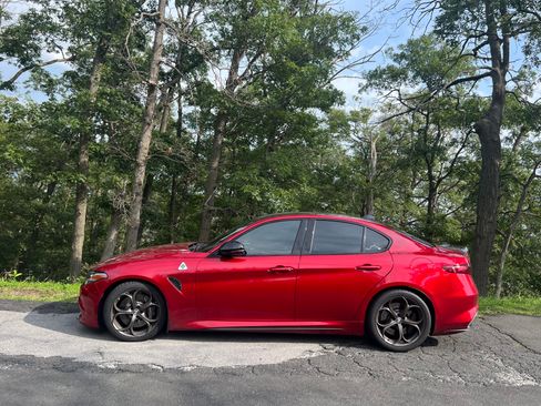 Used 2022 Alfa Romeo Giulia Quadrifoglio w/ Active Assist Plus Package image 23