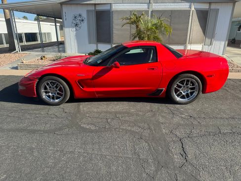 Used 2001 Chevrolet Corvette Z06 w/ Memory Pkg image 2
