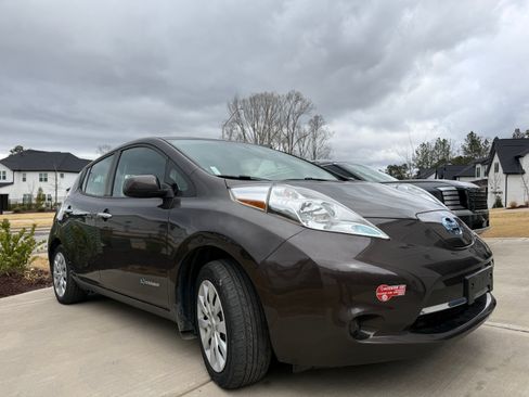 Used 2017 Nissan Leaf S w/ Charge Package image 9