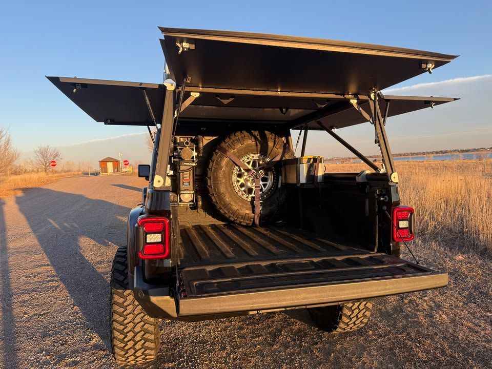 Used 2021 Jeep Gladiator Mojave AWD/4WD image 11