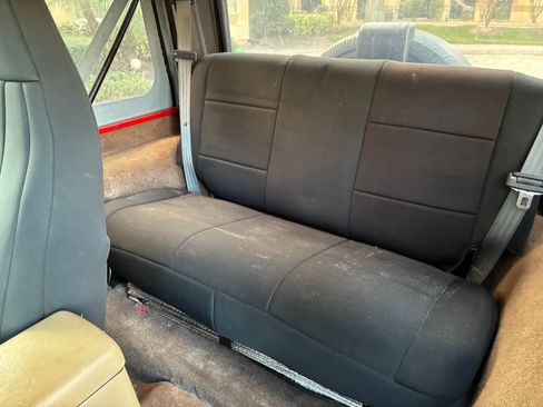 Used 2000 Jeep Wrangler Sport image 8