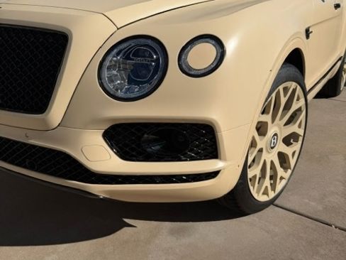 Used 2019 Bentley Bentayga image 6