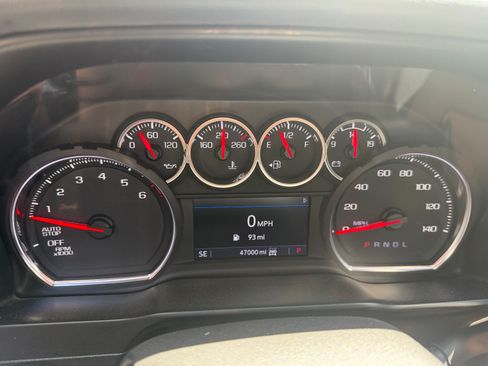 Used 2020 Chevrolet Silverado 1500 LT Trail Boss w/ Convenience Package AWD/4WD image 8