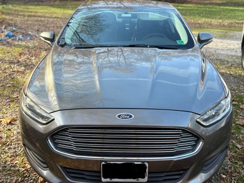 Used 2014 Ford Fusion SE image 2