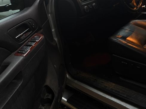 Used 2011 Chevrolet Silverado 3500 LTZ image 17