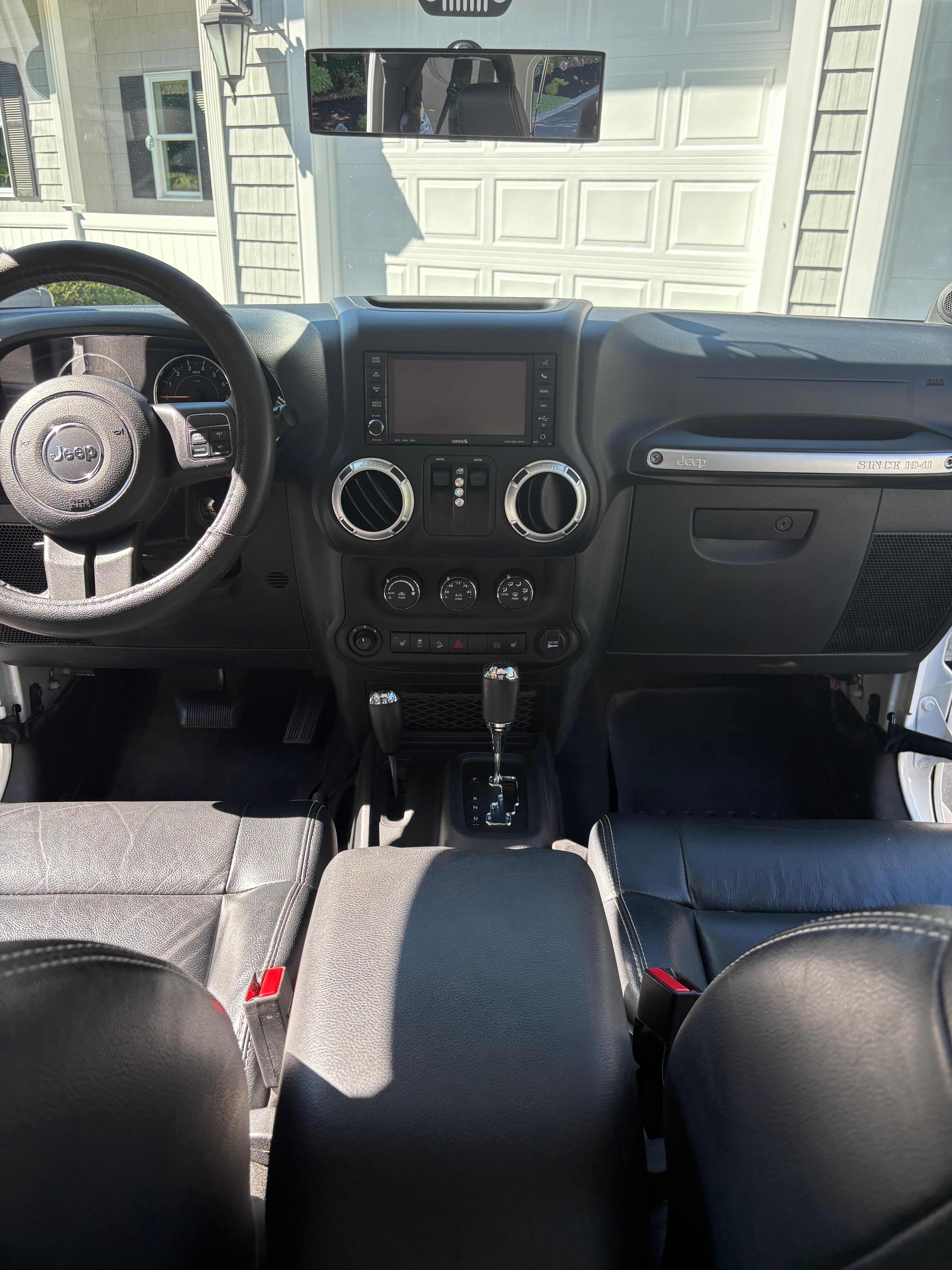 Used 2012 Jeep Wrangler Sahara AWD/4WD image 9