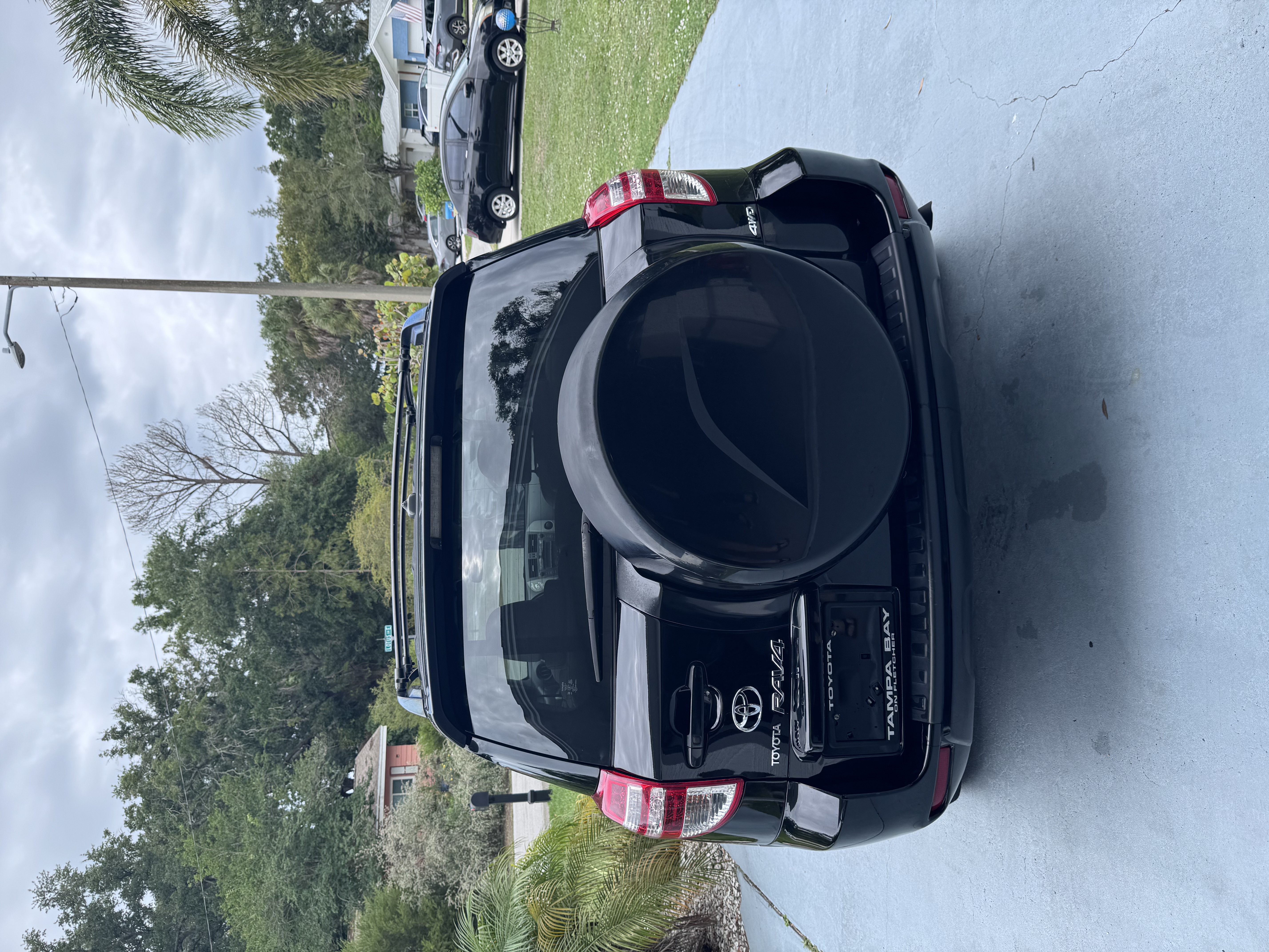 Used 2010 Toyota RAV4 Limited AWD/4WD image 4