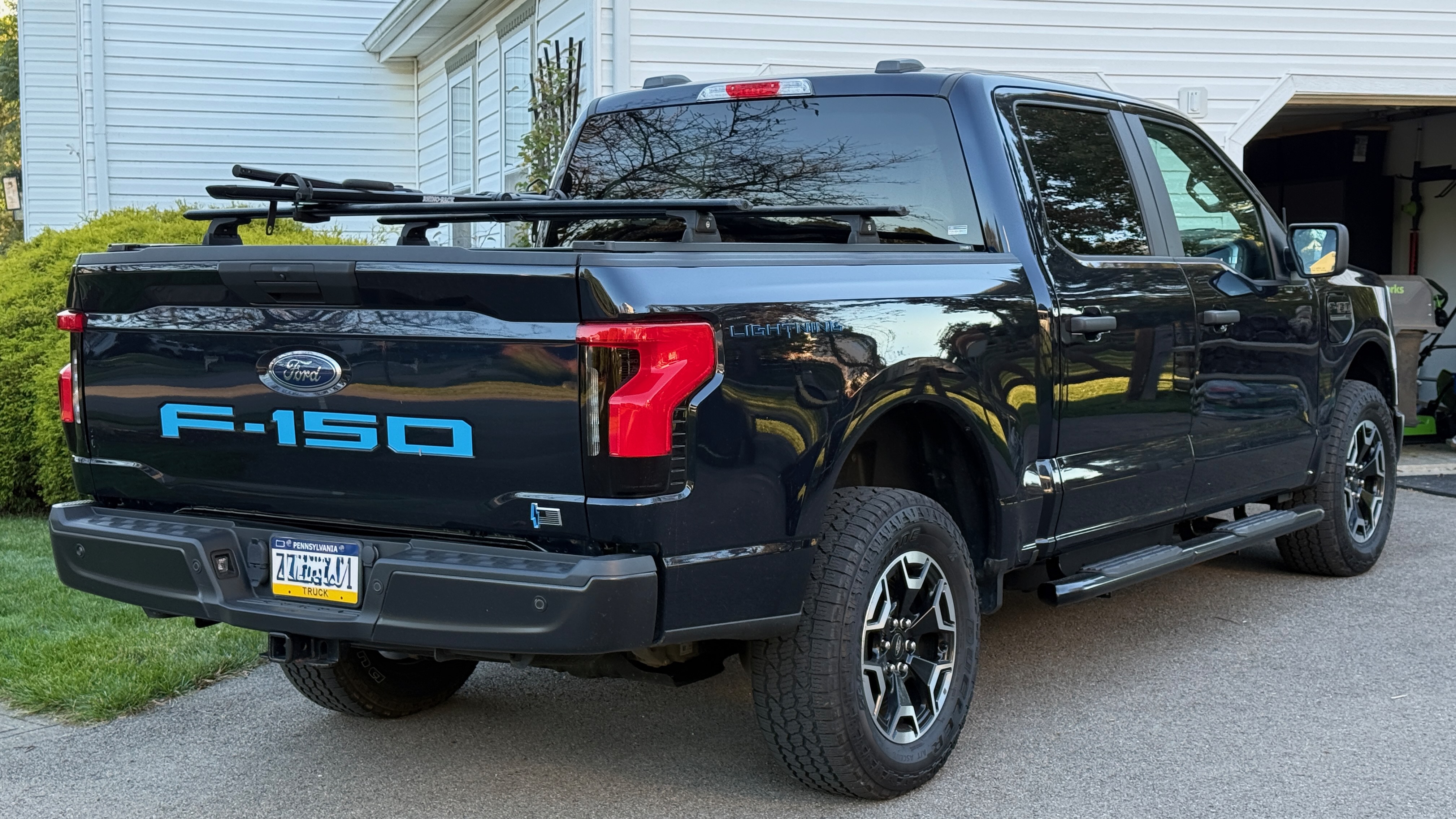 Used 2023 Ford F150 Lightning Pro AWD/4WD image 5