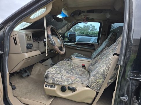 Used 2004 Ford Excursion Limited image 16