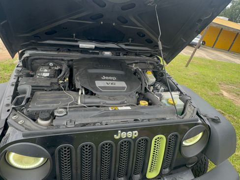 Used 2015 Jeep Wrangler Unlimited Sport w/ Quick Order Package 24S AWD/4WD image 14