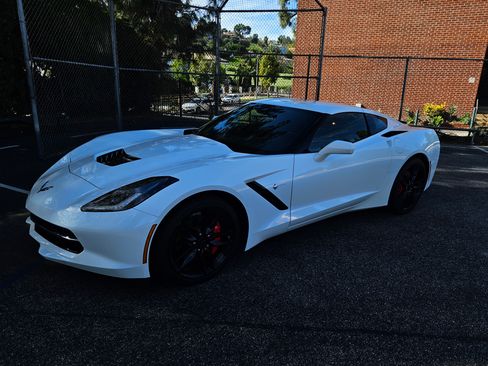 Used 2018 Chevrolet Corvette Stingray Coupe w/ Battery Protection Package image 22