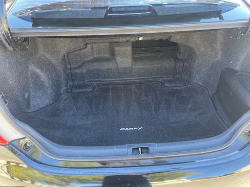 Used 2014 Toyota Camry XLE image 11