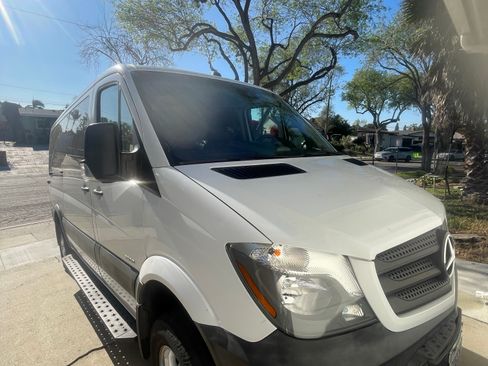 Used 2016 Mercedes-Benz Sprinter 2500 image 17