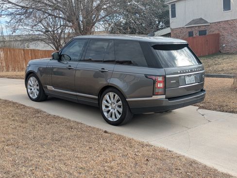 Used 2017 Land Rover Range Rover Supercharged image 4