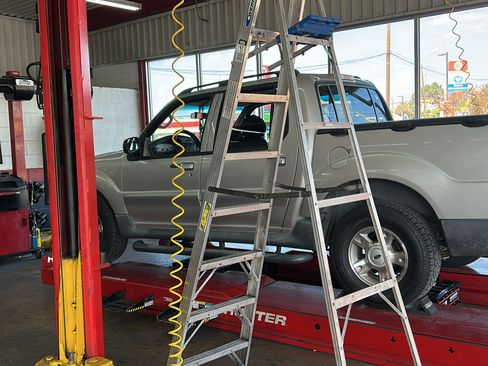 Used 2004 Ford Explorer Sport Trac XLT image 15