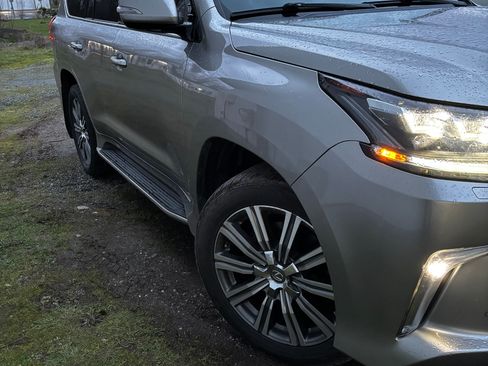 Used 2016 Lexus LX 570 4WD w/ Luxury Package image 11