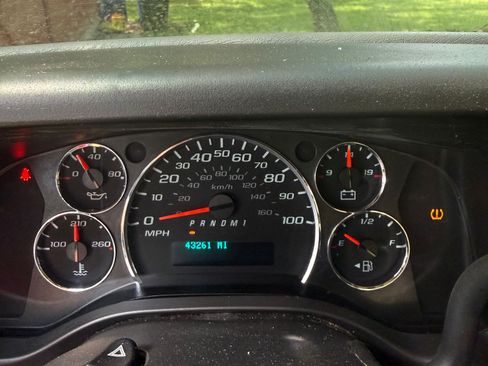 Used 2019 GMC Savana 2500 w/ Driver Convenience Package RWD image 5