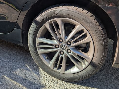 Used 2015 Toyota Camry SE image 12